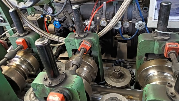 不銹鋼管，為何成機(jī)械設(shè)備首選？