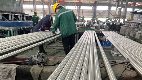 裝飾管的“表面文章”：從家居到建筑，如何兼顧美觀與耐久？